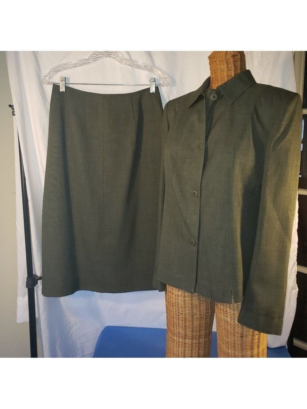 Ladies CLEO Petites Olive Green Pencil Skirt & Blazer Set - 8P